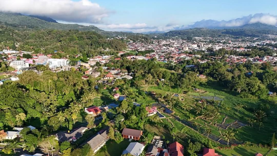 Talaga Tomohon Home Stay And Fishing Pond Zewnętrze zdjęcie