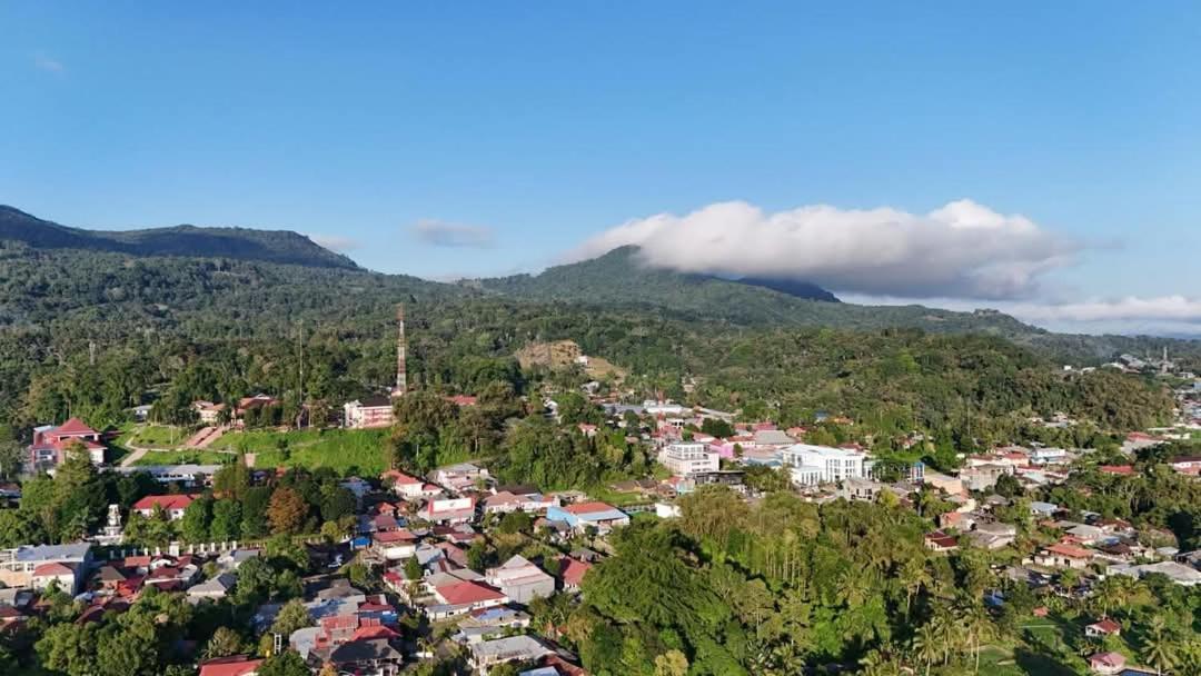 Talaga Tomohon Home Stay And Fishing Pond Zewnętrze zdjęcie